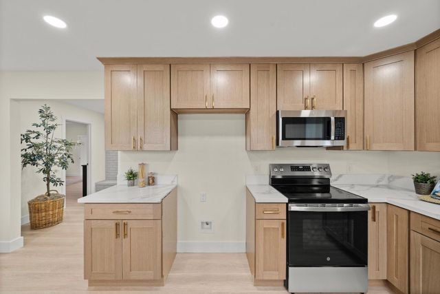 4905 Heatherdale Ln, Carmichael, CA 95608