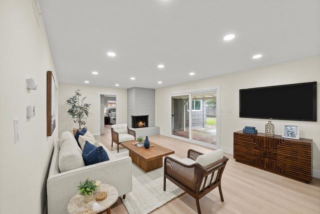 4905 Heatherdale Ln, Carmichael, CA 95608