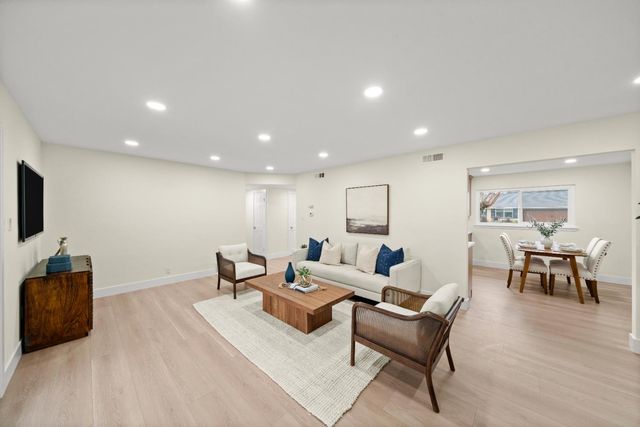 4905 Heatherdale Ln, Carmichael, CA 95608