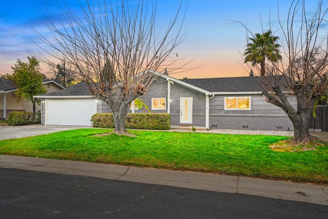 4905 Heatherdale Ln, Carmichael, CA 95608