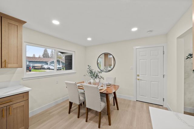 4905 Heatherdale Ln, Carmichael, CA 95608