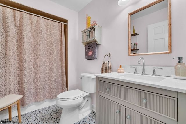 179 Roseland Ave 12, Caldwell Boro Twp., NJ 07006