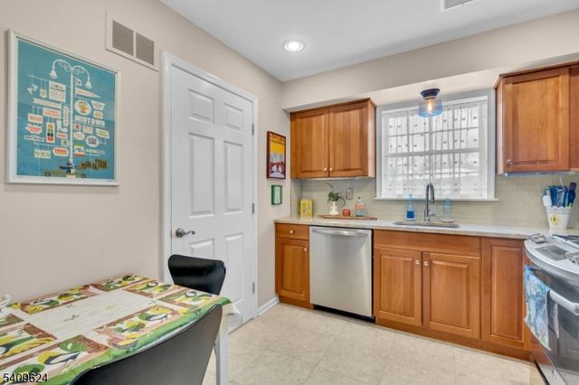 179 Roseland Ave 12, Caldwell Boro Twp., NJ 07006