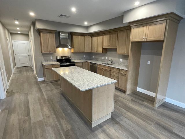 1 Brattle Street 3, Worcester, MA 01606