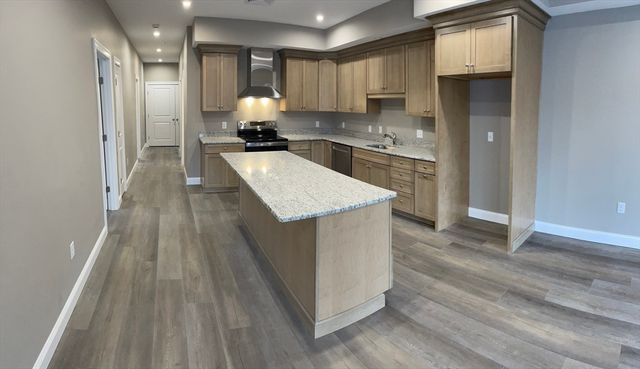 1 Brattle Street 3, Worcester, MA 01606