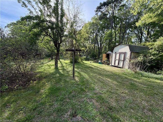 1210 Jackson Lake Road, High Point, NC 27263
