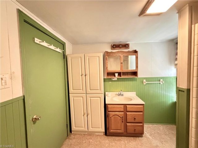 1210 Jackson Lake Road, High Point, NC 27263