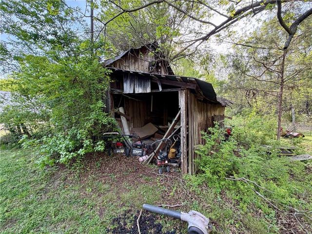 1210 Jackson Lake Road, High Point, NC 27263