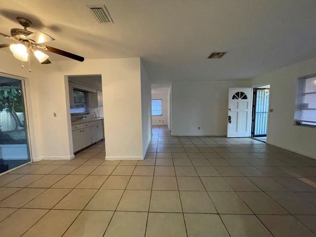 471 KEENE PARK DRIVE E, Largo, FL 33771