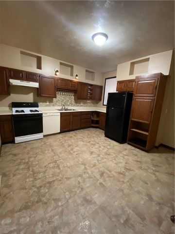 6958 Monticello St, Homewood Brushton, PA 15208