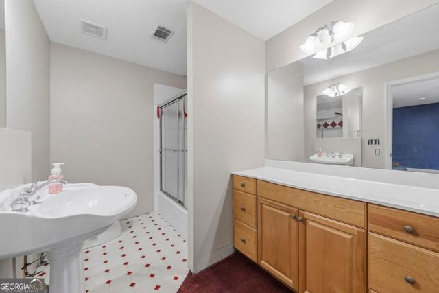 1361 West Broad Street, Greensboro, GA 30642