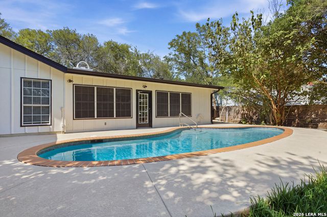 16602 Hunting Valley St, San Antonio, TX 78247