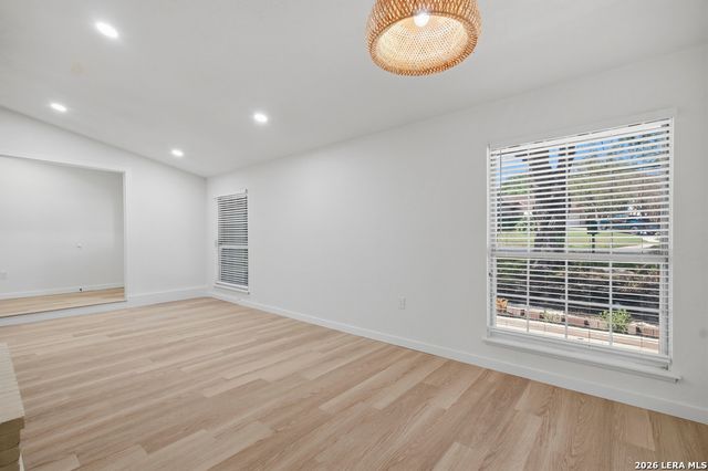 16602 Hunting Valley St, San Antonio, TX 78247