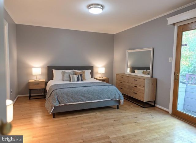 2109 S LOWELL ST, Arlington, VA 22204