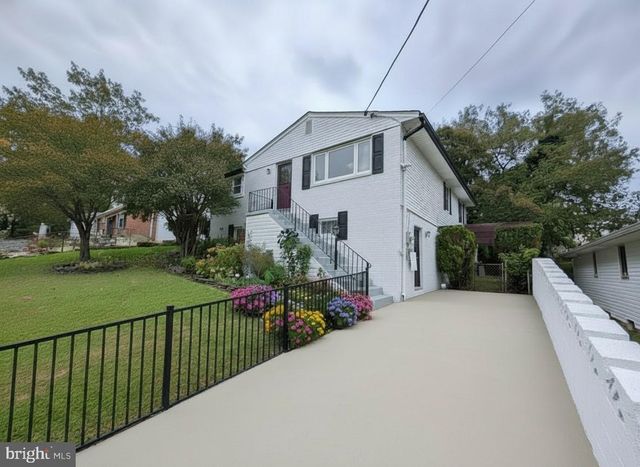 2109 S LOWELL ST, Arlington, VA 22204