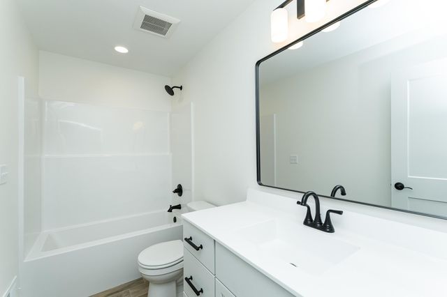 1816 Robinson Lane NE, Byron, MN 55920