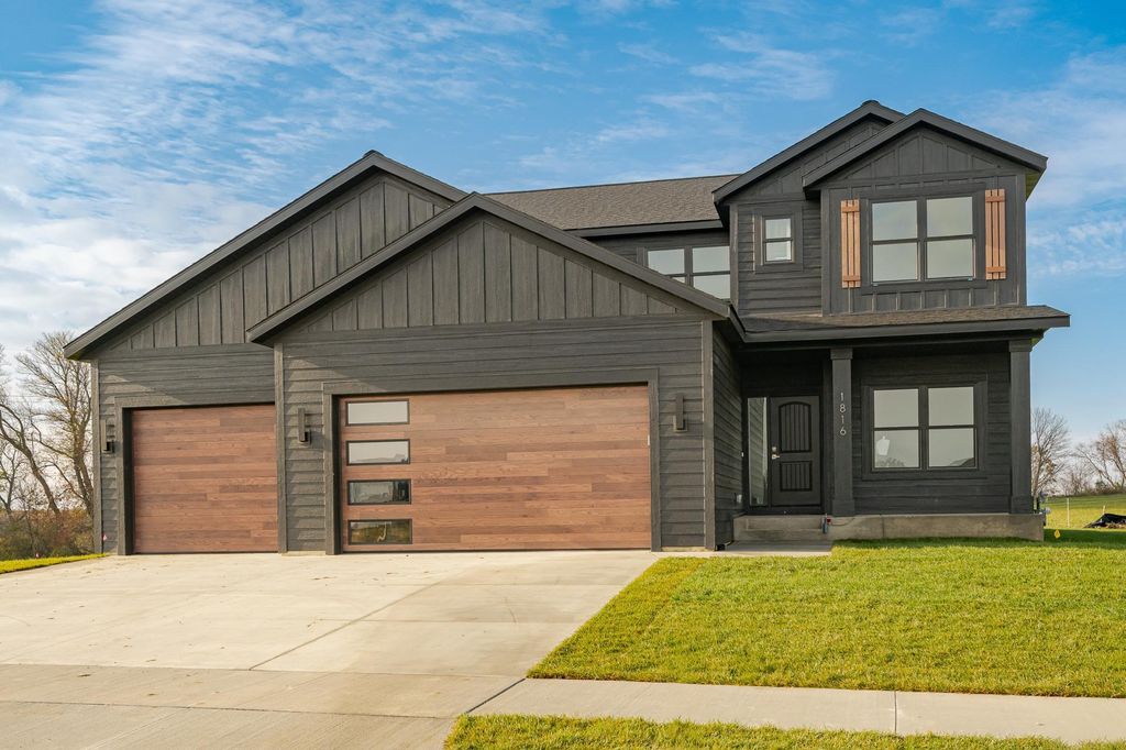 1816 Robinson Lane NE, Byron, MN 55920