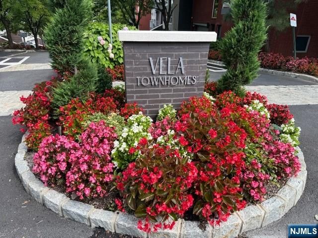 6 Vela Way, Edgewater, NJ 07020