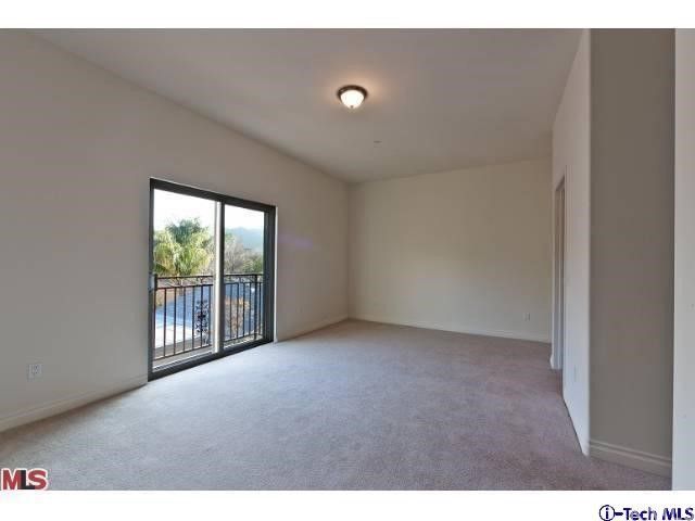 10214 Fernglen Avenue 4, Tujunga, CA 91042