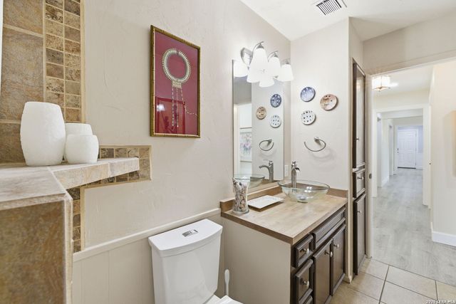 819 Pecan St., Blanco, TX 78606