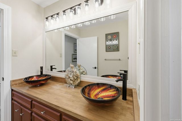 819 Pecan St., Blanco, TX 78606