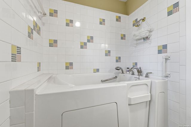 819 Pecan St., Blanco, TX 78606