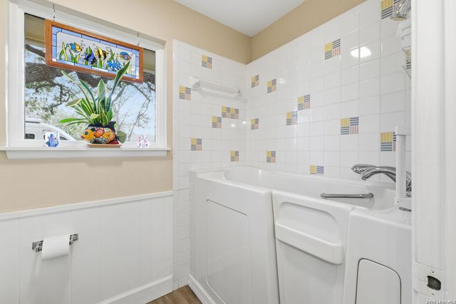 819 Pecan St., Blanco, TX 78606