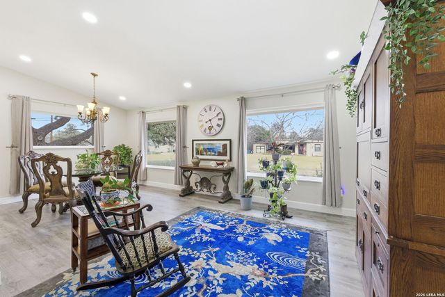 819 Pecan St., Blanco, TX 78606