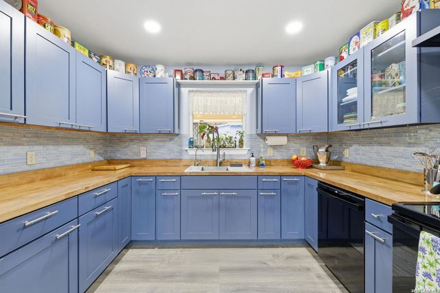 819 Pecan St., Blanco, TX 78606