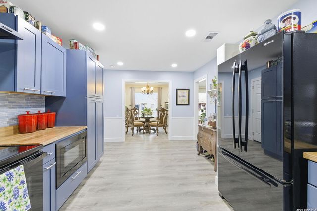 819 Pecan St., Blanco, TX 78606