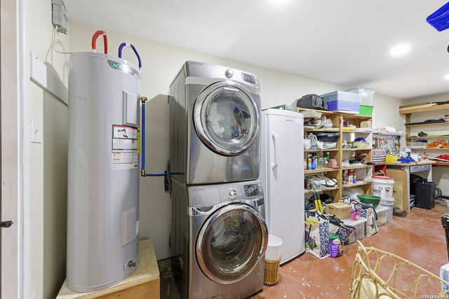 819 Pecan St., Blanco, TX 78606