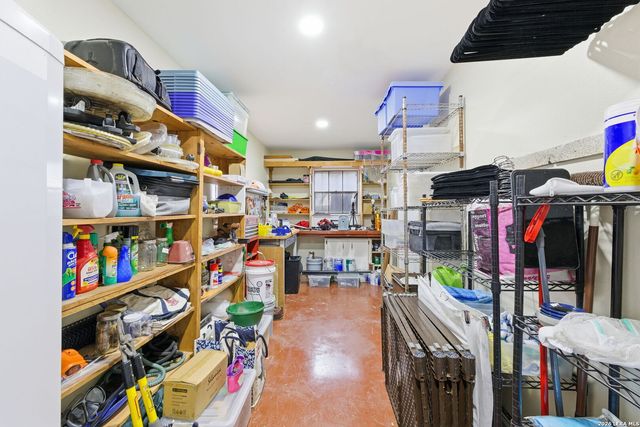 819 Pecan St., Blanco, TX 78606