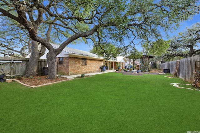 819 Pecan St., Blanco, TX 78606