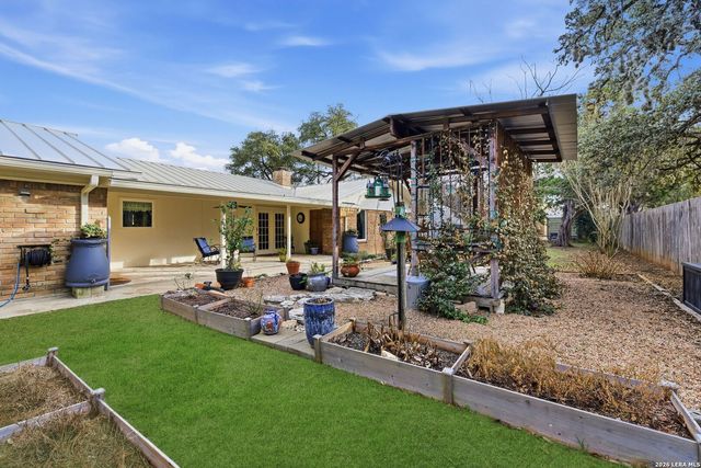 819 Pecan St., Blanco, TX 78606