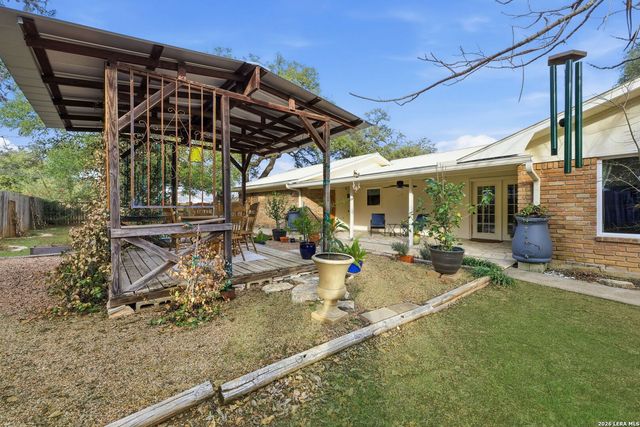 819 Pecan St., Blanco, TX 78606