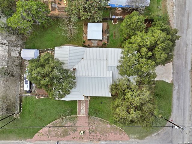 819 Pecan St., Blanco, TX 78606