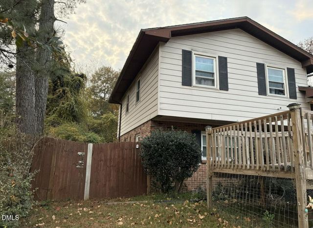 4642 Cheltenham Road, Fayetteville, NC 28304