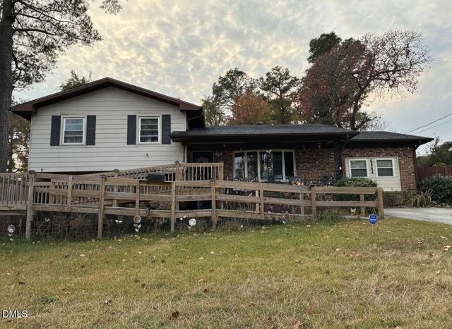 4642 Cheltenham Road, Fayetteville, NC 28304