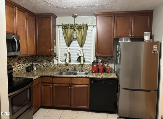 4642 Cheltenham Road, Fayetteville, NC 28304