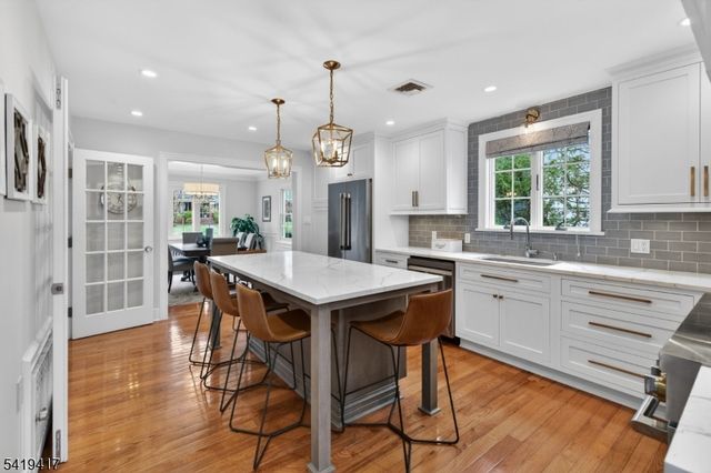 20 Parkview Dr, Millburn Twp., NJ 07041
