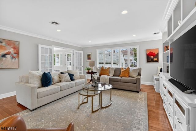 20 Parkview Dr, Millburn Twp., NJ 07041