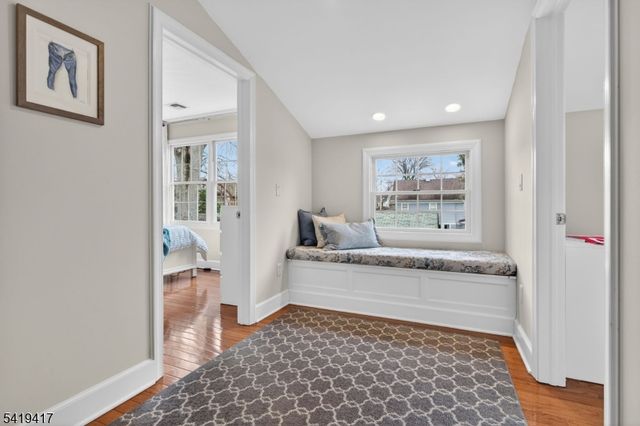 20 Parkview Dr, Millburn Twp., NJ 07041