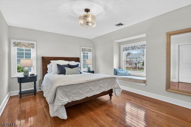 20 Parkview Dr, Millburn Twp., NJ 07041