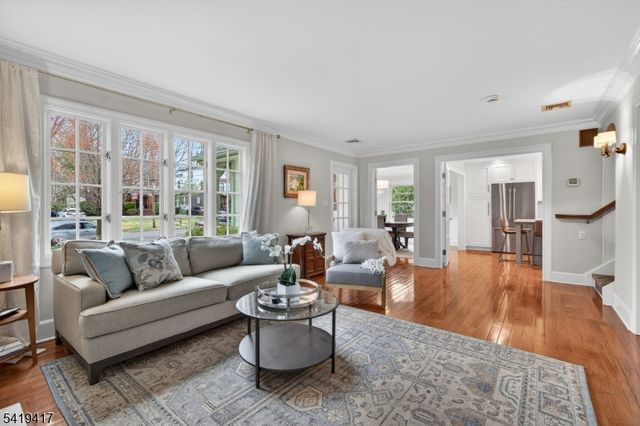 20 Parkview Dr, Millburn Twp., NJ 07041