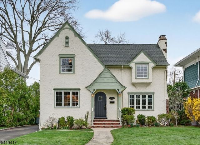 20 Parkview Dr, Millburn Twp., NJ 07041