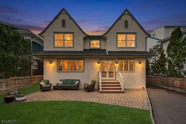20 Parkview Dr, Millburn Twp., NJ 07041