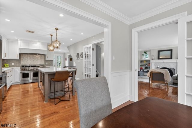 20 Parkview Dr, Millburn Twp., NJ 07041