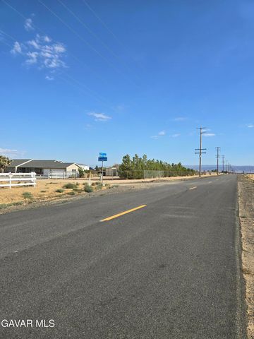 90 Stw Vic Avenue C6, Lancaster, CA 93536