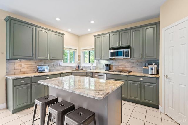 6875 Stonehedge Circle, Goshen Twp, OH 45140