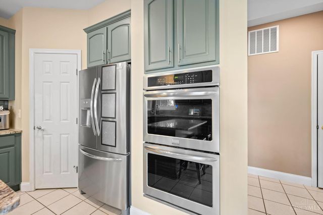 6875 Stonehedge Circle, Goshen Twp, OH 45140